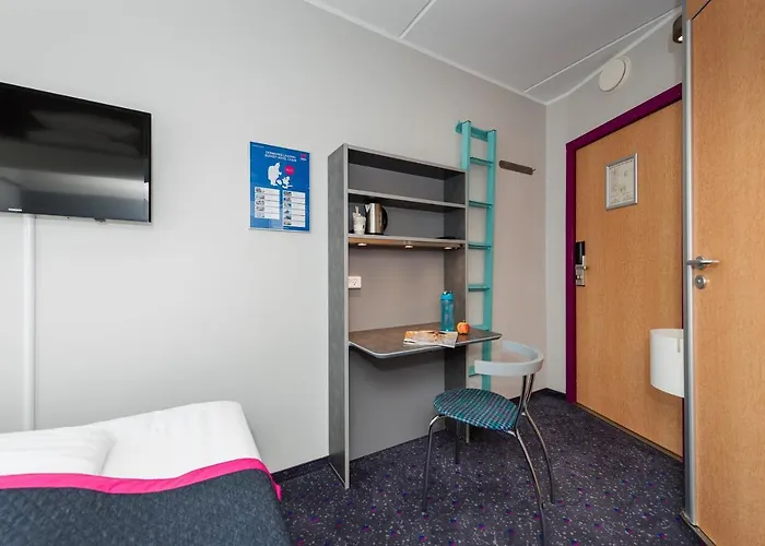 欧登塞卡宾酒店 2*