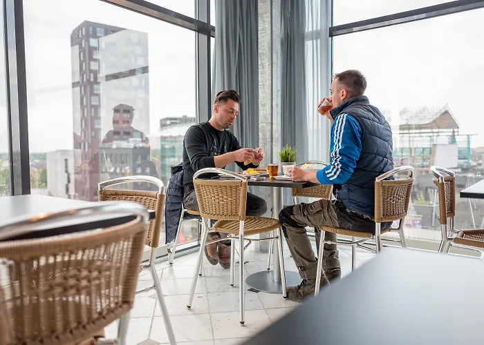 欧登塞卡宾酒店 2*